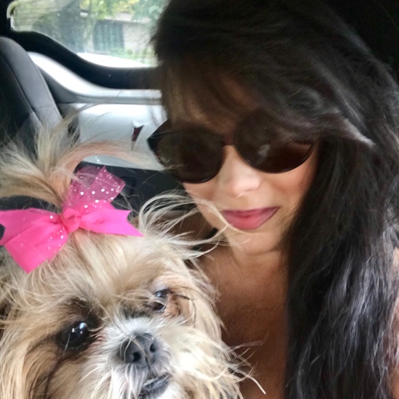 Meet your Posher, Kelley - Picture 2 of 3